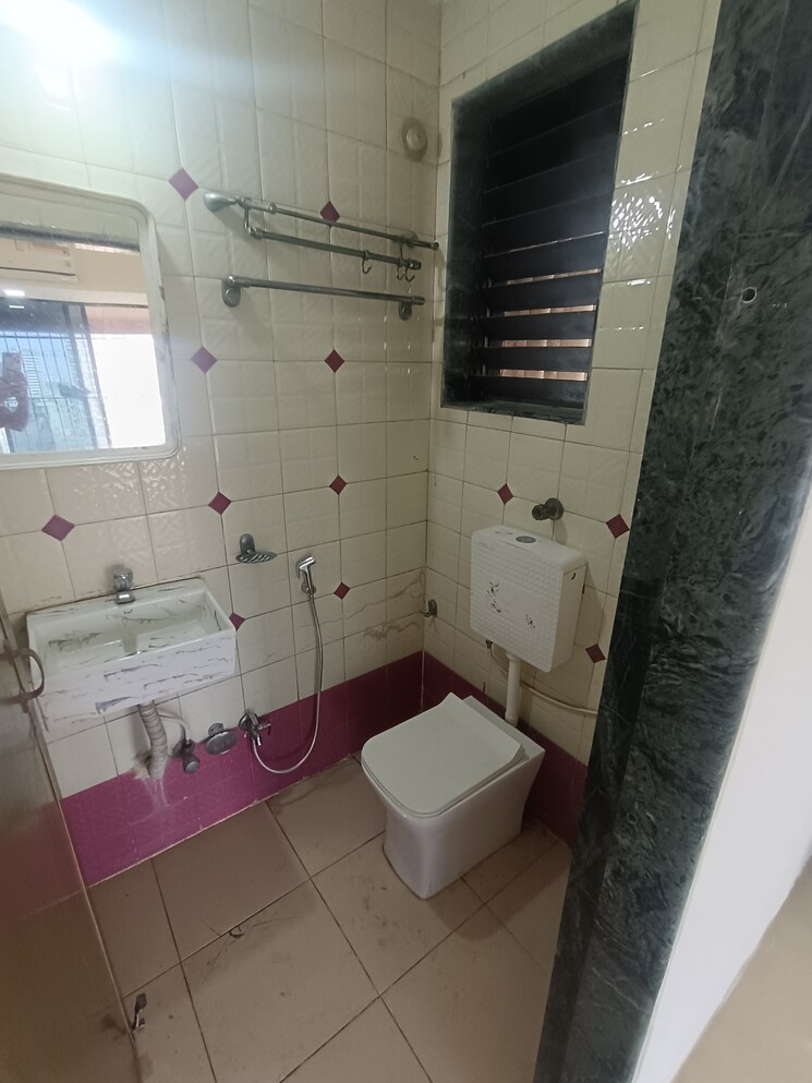 Bathroom, satyam-heights-seawoods 2 Bedroom 1200 Sq.Ft. Apartment In Seawoods Navi Mumbai 7991915