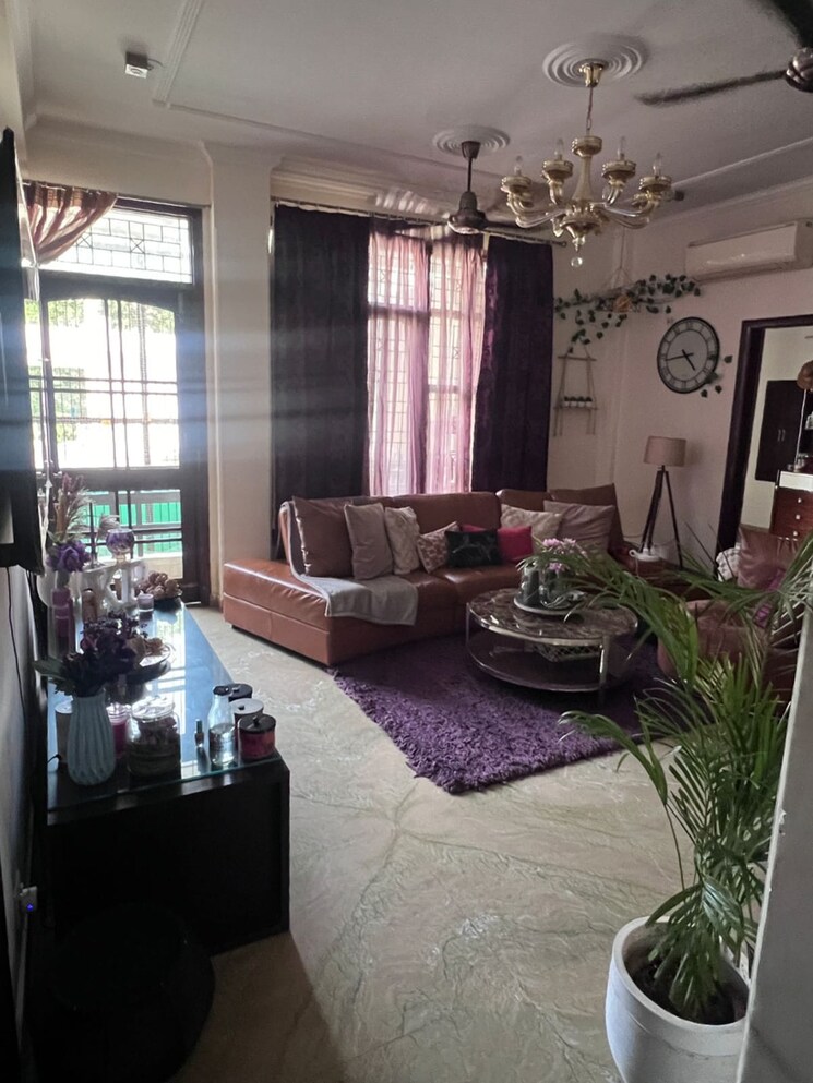 Living Room, sector 19 5 Bedroom 167 Sq.Mt. Independent House In Sector 19 Noida 7991935