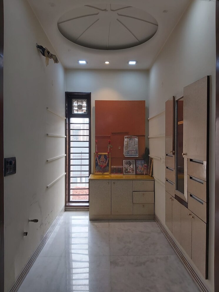 undefined, sector 19 5 Bedroom 167 Sq.Mt. Independent House In Sector 19 Noida 7991935