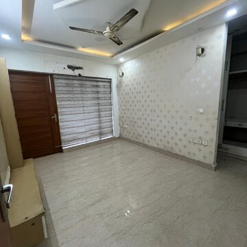 Bathroom in 3 BHK Builder Floor at Sector 14 – for Sale