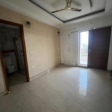 Room in 3 BHK Builder Floor at Sector 14 – for Sale