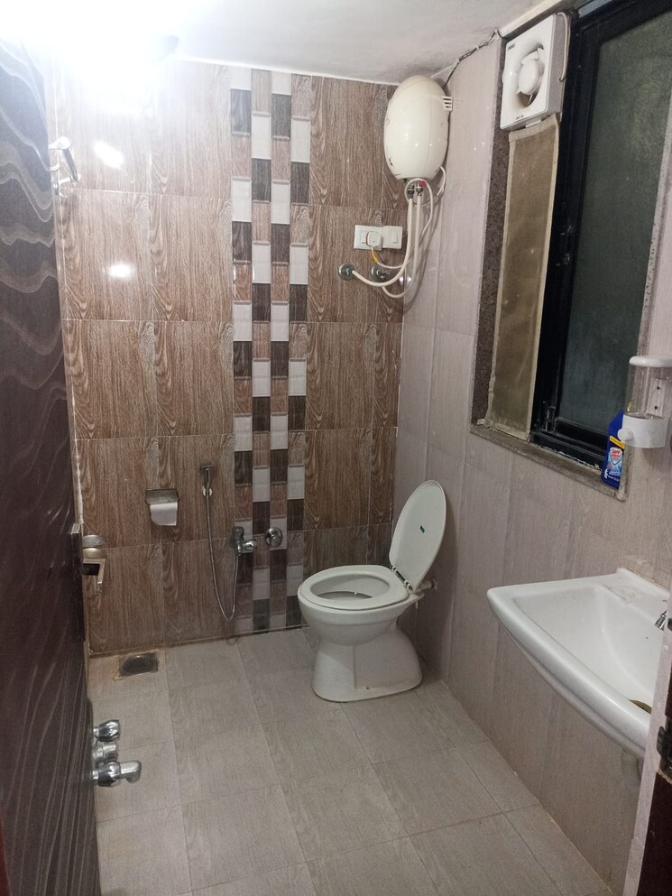 Bathroom, gota 3 Bedroom 1800 Sq.Ft. Apartment In Gota Ahmedabad 7991968