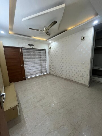 Bathroom in 4 BHK Independent House at Aashrya CHGS, Sector 10a – for Sale