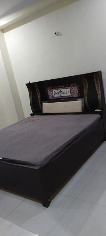 Bedroom in 2 BHK Builder Floor at Ardee City, Sector 52 – for Rent