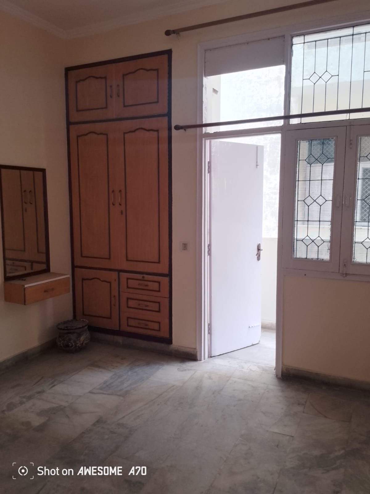 2 BHK + Extra Room Apartment For Sale in Vasundhara Enclave