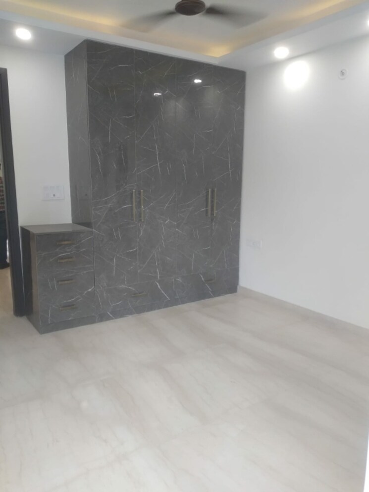 Room, hauz khas 3 Bedroom 135 Sq.Yd. Builder Floor In Hauz Khas Delhi 7992070