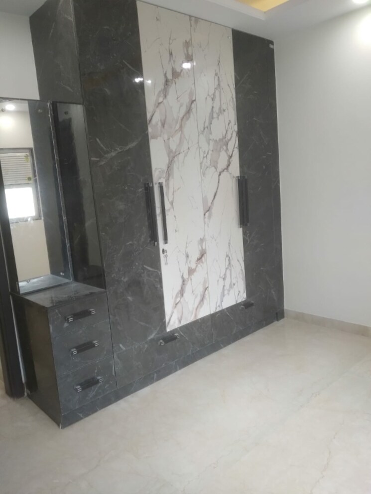 Kitchen, hauz khas 3 Bedroom 135 Sq.Yd. Builder Floor In Hauz Khas Delhi 7992070