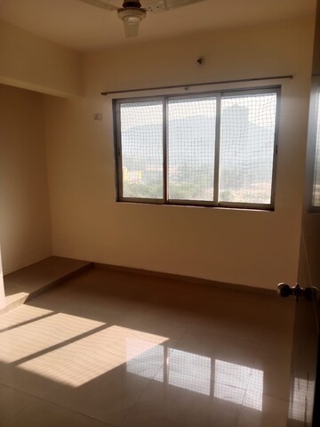 Room in 1 BHK Apartment at Tulsivihar Chs, Kapur Bawdi – for Rent
