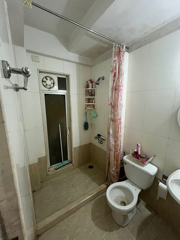 Bathroom, hiranandani-estate-jasper 2 Bedroom 890 Sq.Ft. Apartment In Ghodbunder Road Thane 7992203