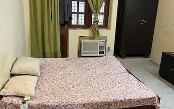 1 RK Builder Floor For Rent in Varun Enclave, Sector 28
