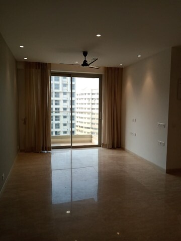 Room in 2 BHK Apartment at Hiranandani Castle Rock, Powai – for Rent