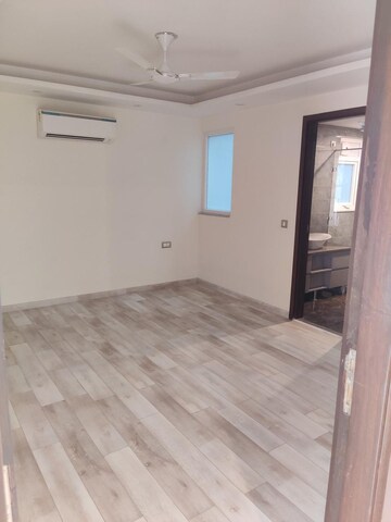 3 BHK Apartment For Rent in Pioneer Park Presidia, Sector 62