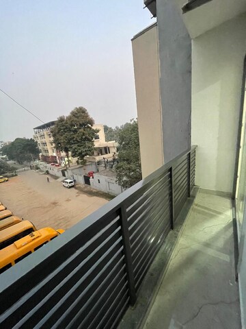 Balcony in 3 BHK Builder Floor at Greenwood City, Sector 40 – for Rent
