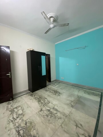 Room in 3 BHK Builder Floor at Ardee City, Sector 52 – for Rent