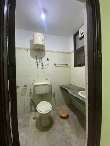 Bathroom in 3 BHK Builder Floor at Ardee City, Sector 52 – for Rent