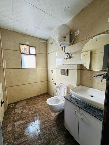 Bathroom in 3 BHK Builder Floor at Ardee City, Sector 52 – for Rent