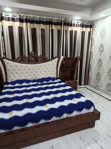 Bedroom in 3 BHK Builder Floor at Palam Vihar Residents Association, Palam Vihar – for Rent