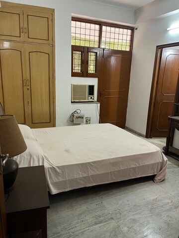 Bedroom in 3 BHK Builder Floor at Ardee City, Sector 52 – for Rent