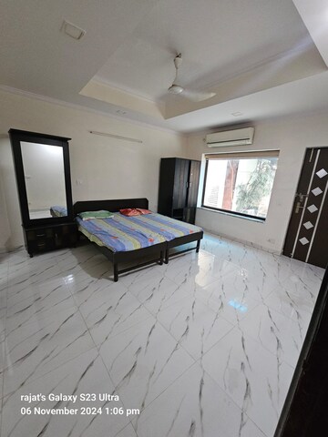 Bedroom in 3 BHK Builder Floor at Ardee City, Sector 52 – for Rent