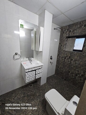 Bathroom in 3 BHK Builder Floor at Ardee City, Sector 52 – for Rent
