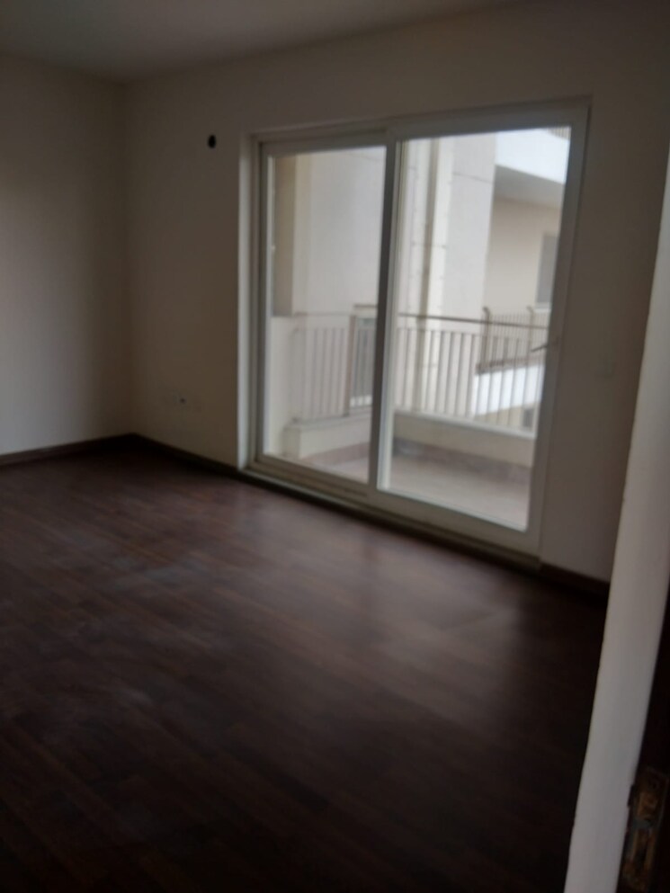 Room, bptp-discovery-park 3 Bedroom 2440 Sq.Ft. Apartment In Sector 80 Faridabad 7992388