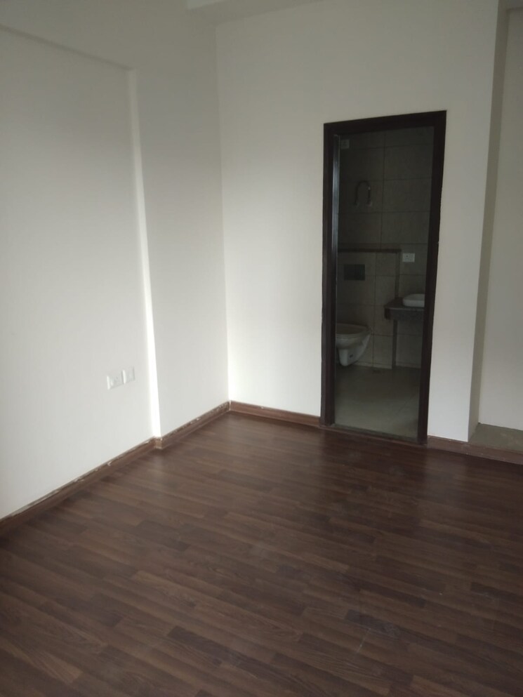 Room, bptp-discovery-park 3 Bedroom 2440 Sq.Ft. Apartment In Sector 80 Faridabad 7992388