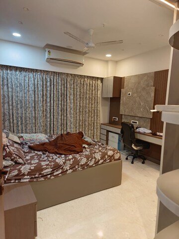 Room in 3 BHK Apartment at Ekta Tripolis, Goregaon West – for Rent