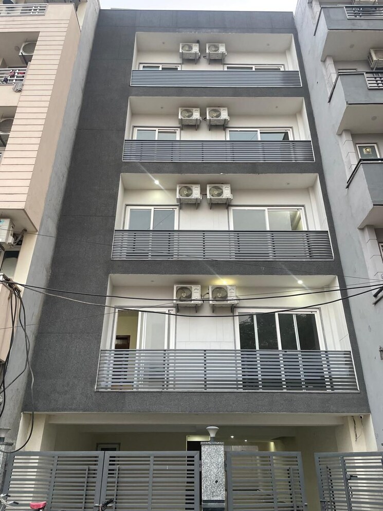 Exterior View, dlf-cyber-sez 1 RK 240 Sq.Ft. Builder Floor In Sector 24 Gurgaon 7992486