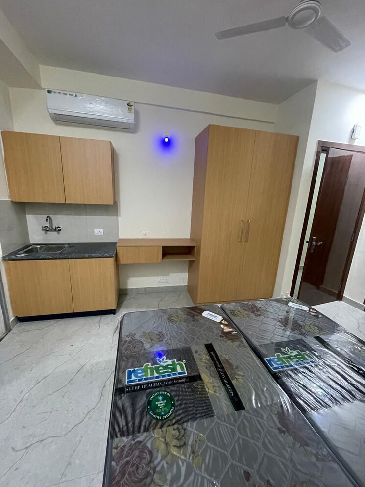 Bedroom, dlf-cyber-sez 1 RK 240 Sq.Ft. Builder Floor In Sector 24 Gurgaon 7992486