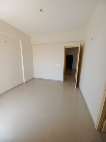 Room in 2 BHK Apartment at Wave Dream Homes, Wave City – for Rent
