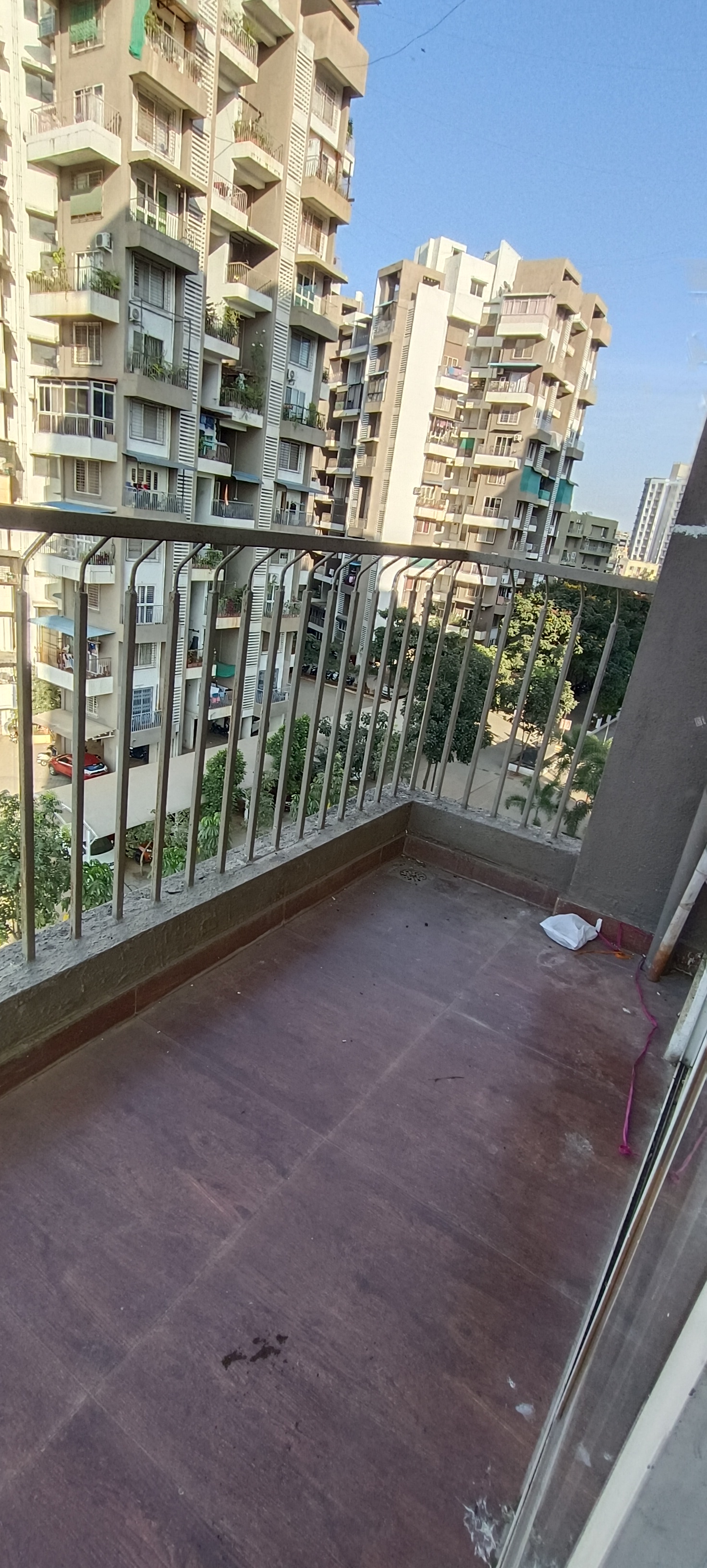 2 BHK Apartment For Sale in Mahindra Royale
