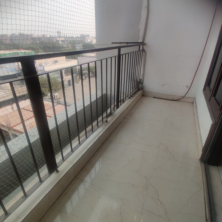 Balcony, sultanpur 2 Bedroom 85 Sq.Yd. Builder Floor In Sultanpur Delhi 7992620