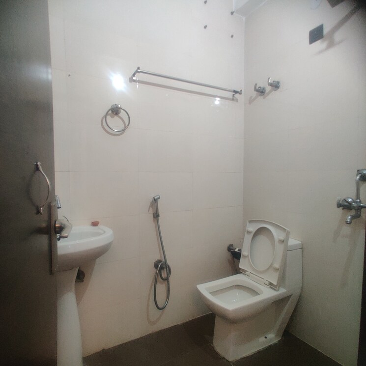Bathroom, sultanpur 2 Bedroom 85 Sq.Yd. Builder Floor In Sultanpur Delhi 7992620