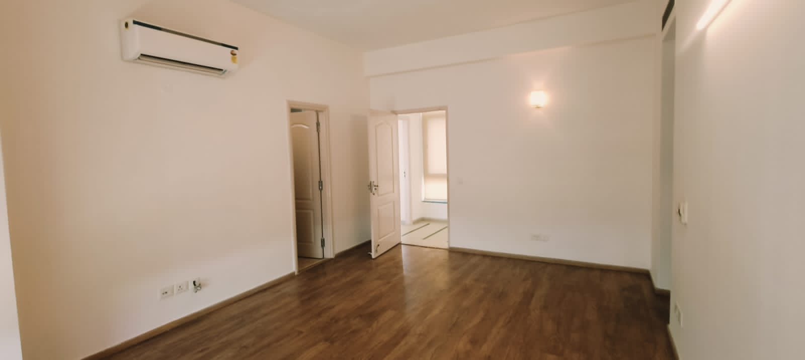 5 BHK + Servant Room 7400 Sq.Ft. Penthouse in Silverglades The Ivy