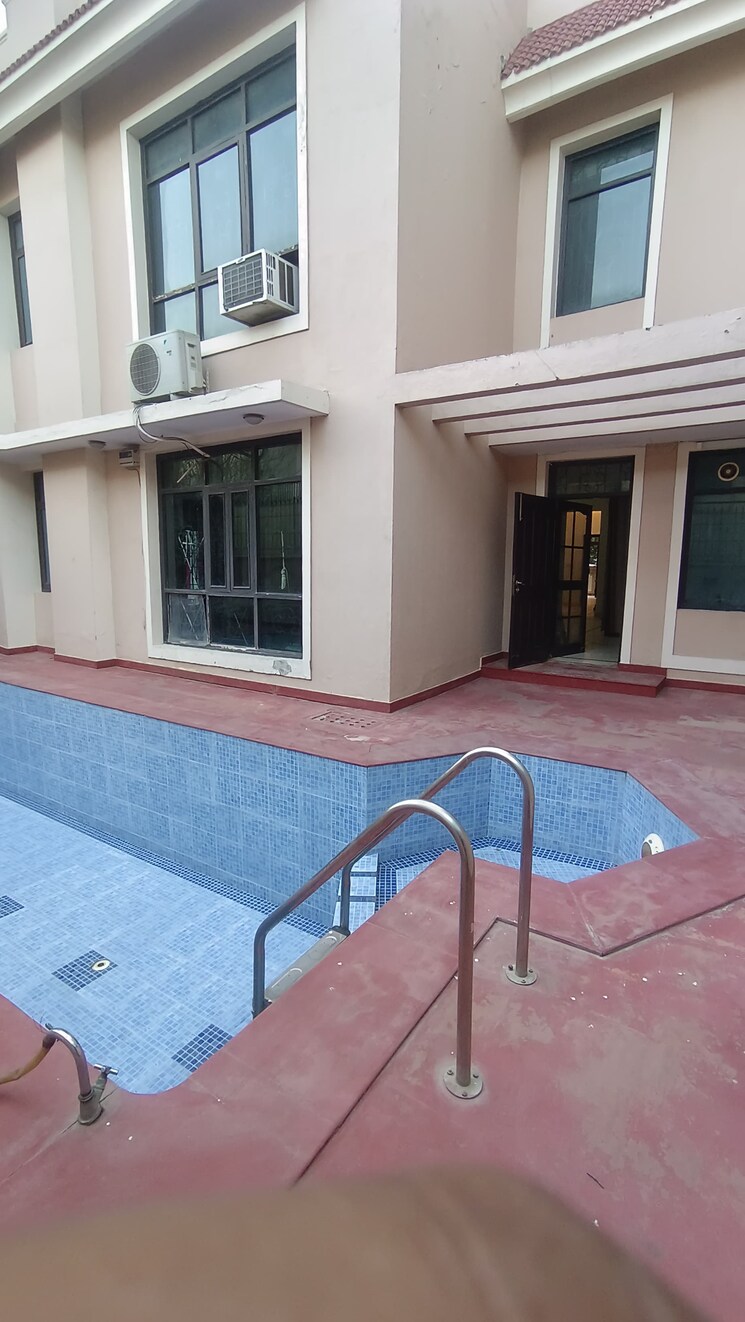 Master Bedroom, silverglades-the-ivy 5 Bedroom 7400 Sq.Ft. Penthouse In Sector 28 Gurgaon 7992583