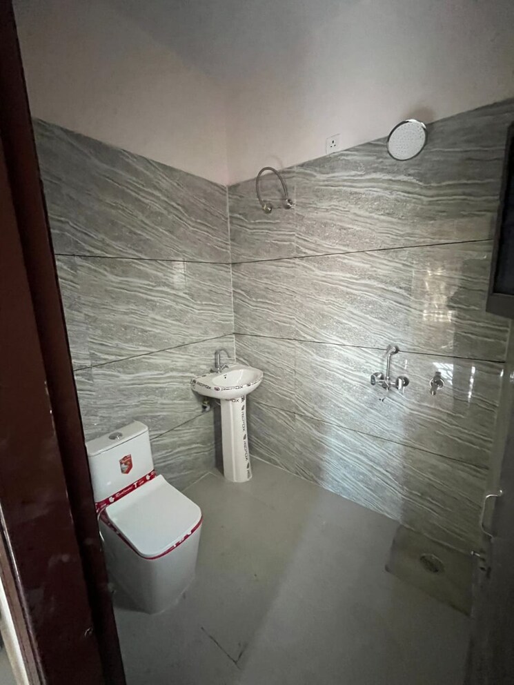 Bathroom, sector 115 3 Bedroom 100 Sq.Yd. Independent House In Sector 115 Mohali 7992584