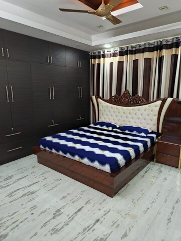Master Bedroom in 3 BHK Builder Floor at Ansal Plaza Sector-23, Sector 23 – for Rent