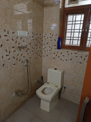 Bathroom in 3 BHK Builder Floor at Ansal Plaza Sector-23, Sector 23 – for Rent