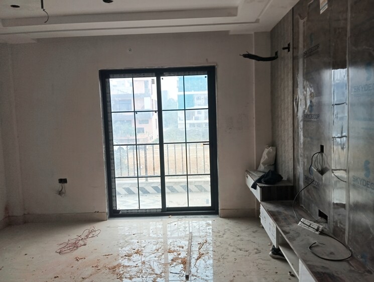 Room, sector 85 4 Bedroom 350 Sq.Yd. Builder Floor In Sector 85 Faridabad 7992660