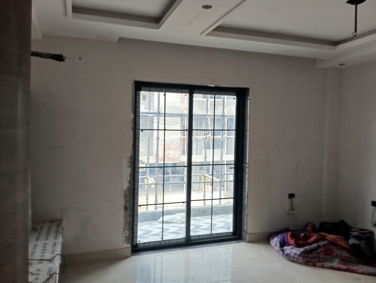 Room, sector 85 4 Bedroom 350 Sq.Yd. Builder Floor In Sector 85 Faridabad 7992660