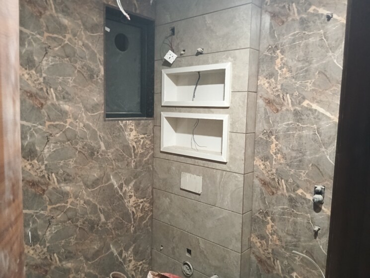 Bathroom, sector 85 4 Bedroom 350 Sq.Yd. Builder Floor In Sector 85 Faridabad 7992660