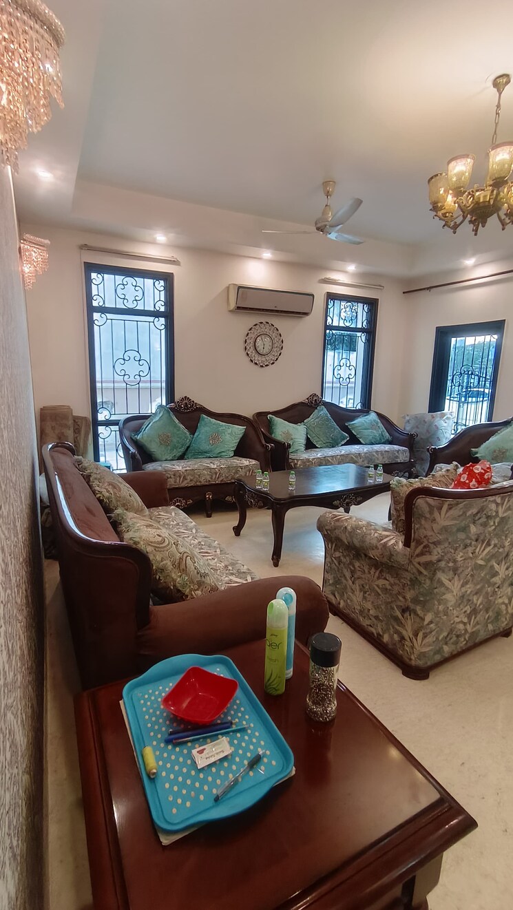 Living Room, omaxe-plaza 6+ Bedroom 110 Sq.Yd. Independent House In Sector 49 Gurgaon 7992693