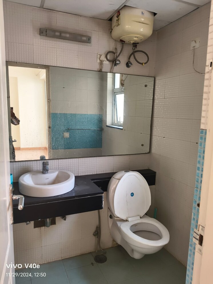 Bathroom, salcon-the-verandas 4 Bedroom 4495 Sq.Ft. Apartment In Sector 54 Gurgaon 7992658