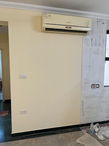 Room in 1.5 BHK Apartment at Hiranandani Estate – for Rent