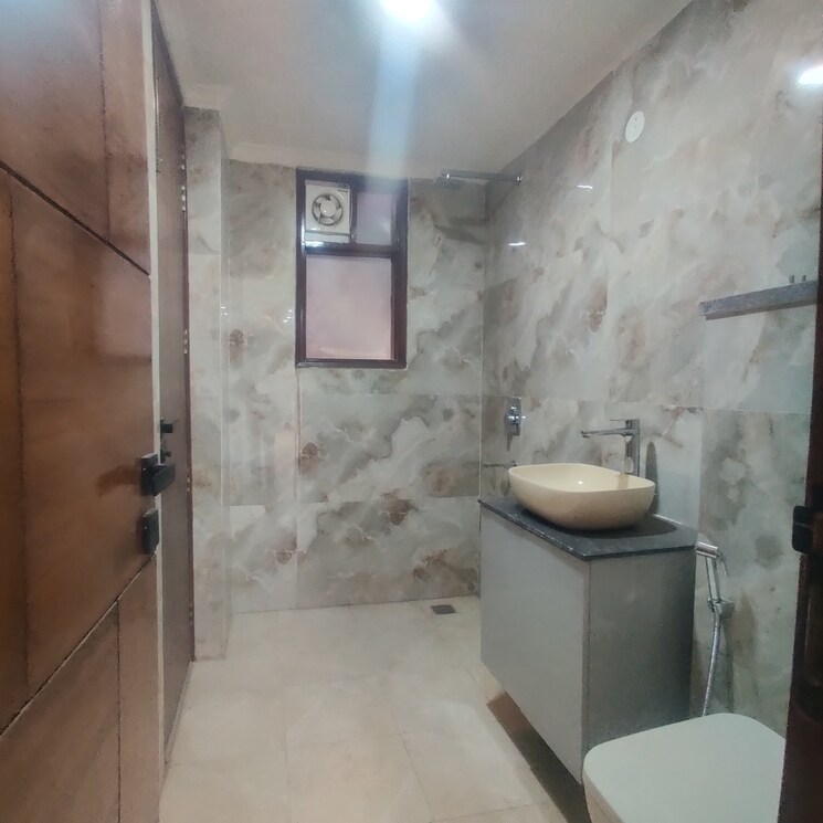 Bathroom, chattarpur 2 Bedroom 85 Sq.Yd. Builder Floor In Chattarpur Delhi 7992722