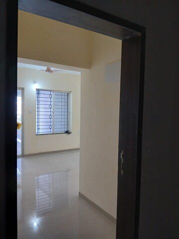 Room in 2 BHK Apartment at Vedant Kingston Aura, Hadapsar – for Rent