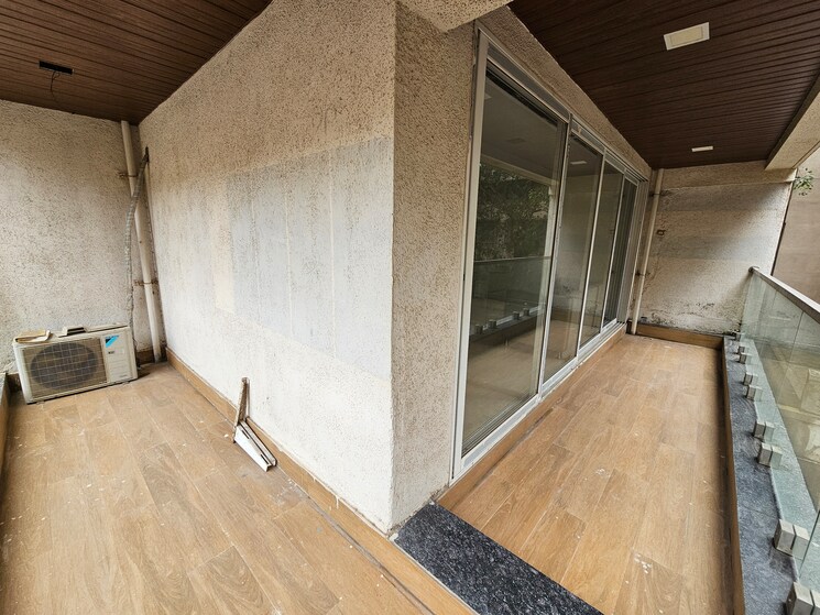 Balcony, hatdia-ison-height 2 Bedroom 750 Sq.Ft. Apartment In Lower Parel Mumbai 7992903