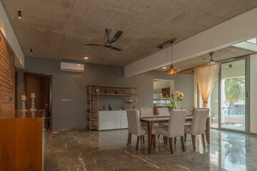 Living Room in 6+ BHK Apartment at Sadashiva Nagar – for Sale