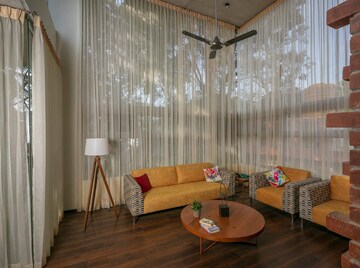 Living Room in 6+ BHK Apartment at Sadashiva Nagar – for Sale