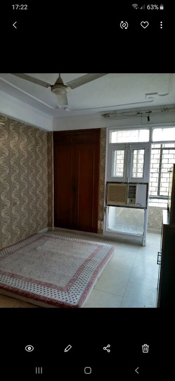 Room in 2 BHK Builder Floor at Lajpat Nagar ii – for Rent